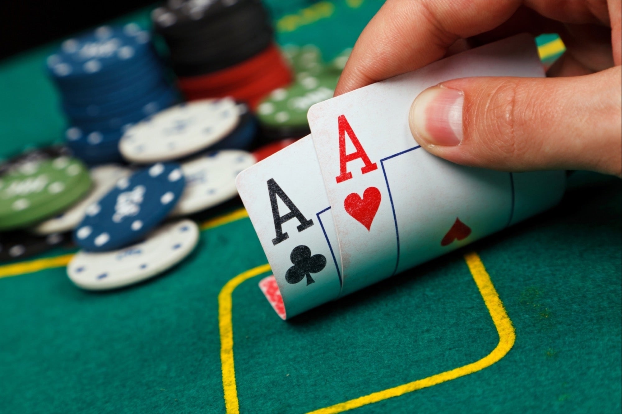 Tìm hiểu bài Poker là gì?